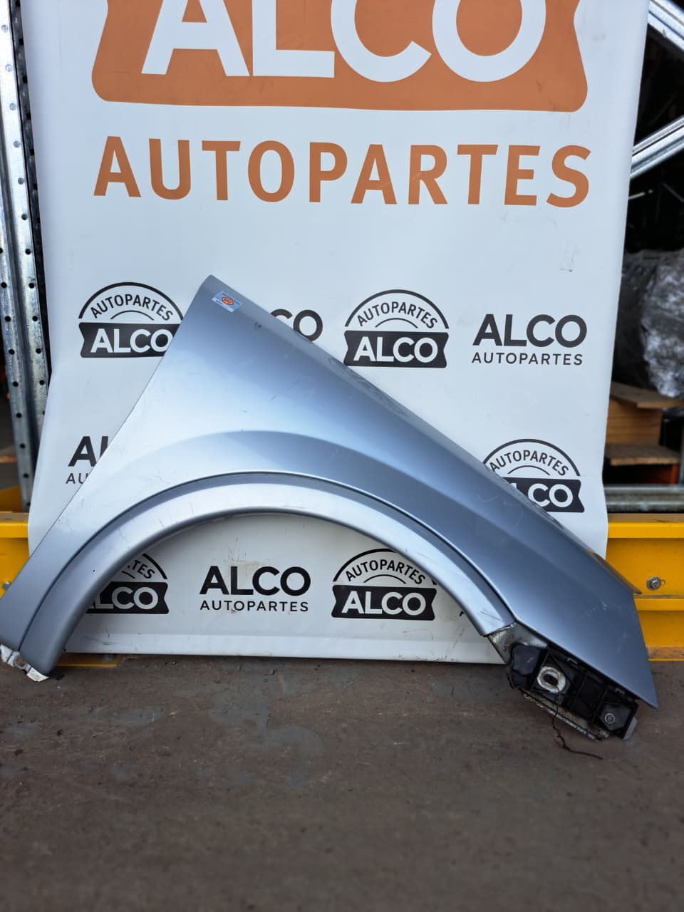 GUARDABARRO DELANTERO DERECHO