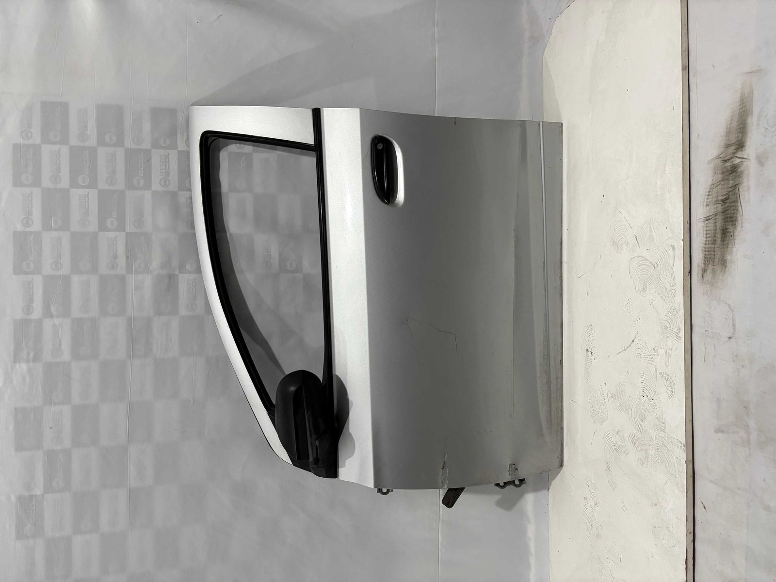 Puerta delantera izquierda