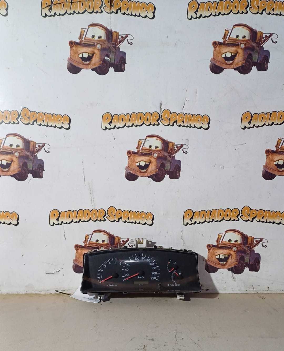 Tablero de instrumentos,Toyota corolla Número de oblea (04727102)color dorado