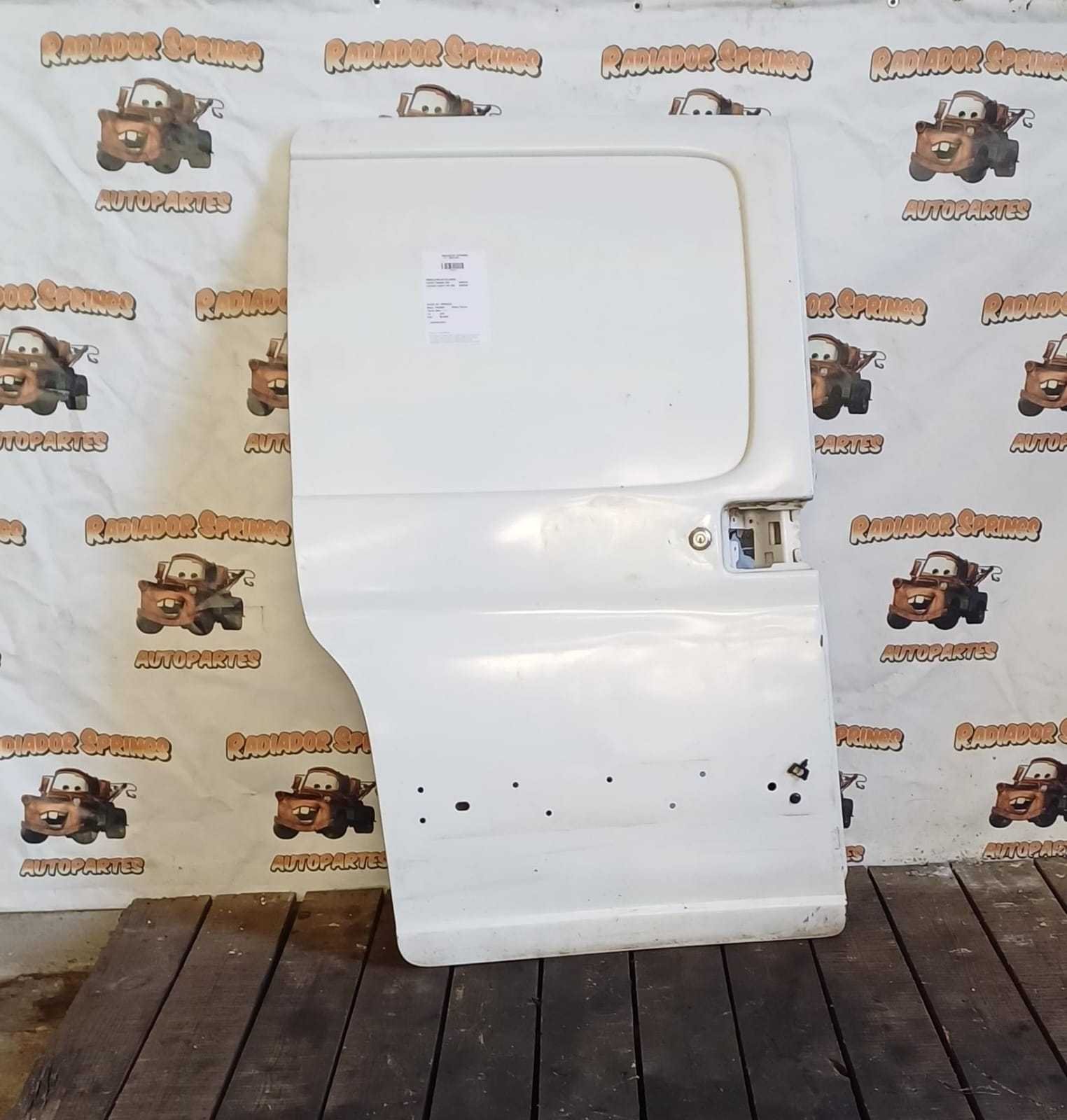 Puerta trasera derecha,peugeot Partner Número de oblea (005403793)color blanco